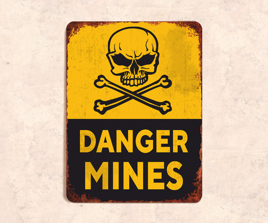 Табличка Danger mines