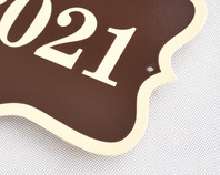 Эмалированная табличка коричневого цвета RAL 8017